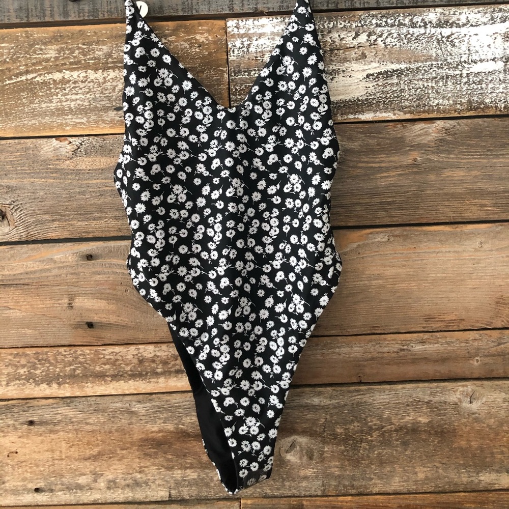 Black and White Daisy One Piece Bathing Suit